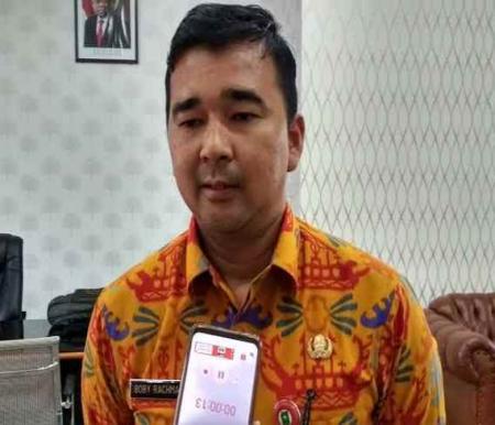 Kepala Disnakertrans Riau, Boby Rachmat gencarkan menginventarisir jumlah TKA perusahaan (foto/int)