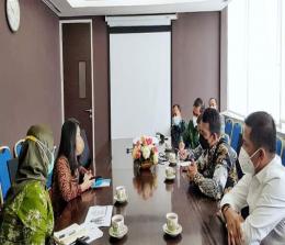 Bupati Kepulauan Meranti H Muhammad Adil bersama rombongan yang mengunjungi Direktorat Jenderal Keuangan Daerah Kementerian Dalam Negeri, Kamis (10/6/2021).