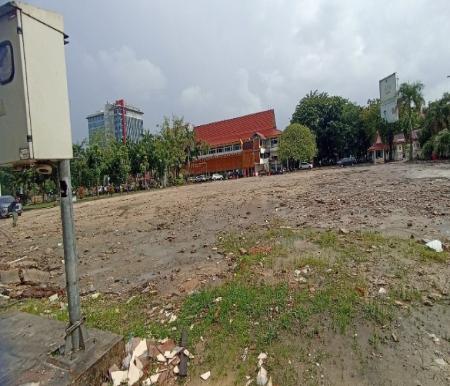 Bangunan MPP Pekanbaru bekas terbakar sudah rata dengan tanah (foto/rahmat)