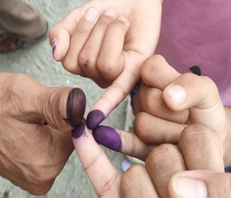 Apakah tinta pemilu sah untuk sholat merupakan pertanyaan yang sering ditanyakan masyarakat setelah nyoblos surat suara (foto/ist) 