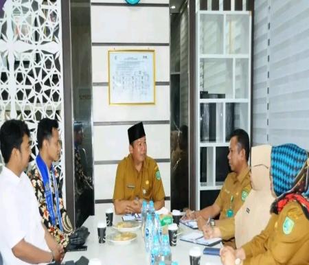 Sekda Hendrizal, M.Si menerima kunjungan silaturahmi dari Putera Puteri Kebudayaan Riau Tahun 2023 (foto/andri)