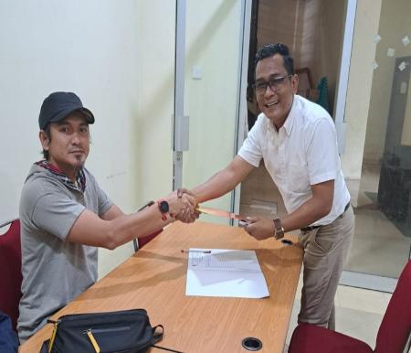 Plt Ketua KONI Pelalawan, Marjohan Syah, mendaftar kepada panitia Penjaringan Caketum KONI Pelalawan, periode 2024-2028