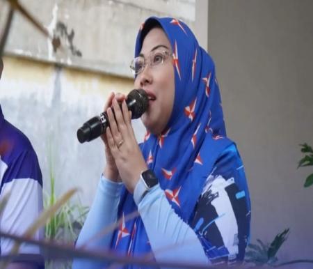 Caleg DPR RI Dapil Riau 1, Indri Sulistyowati saat berkampanye (foto/Instagram)