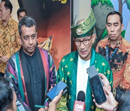 Menteri Sandiaga Uno saat launching kalender Pariwisata Riau 2024 (foto/Mg1)