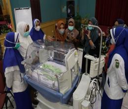 Pelatihan perawatan bayi prematur bagi tenaga kesehatan dokter, perawat dan bidan dari rumah sakit jaringan RSUD Arifin Achmad di kabupaten/kota di Riau, Kamis (1/9/2022)