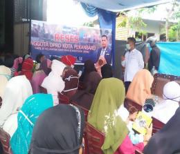 Wakil Ketua DPRD Pekanbaruz Tengku Azwendi Fajri saat reses di RT 02 RW 03 Kelurahan Air Dingin, Kecamatan Bukit Raya, Pekanbaru. 
