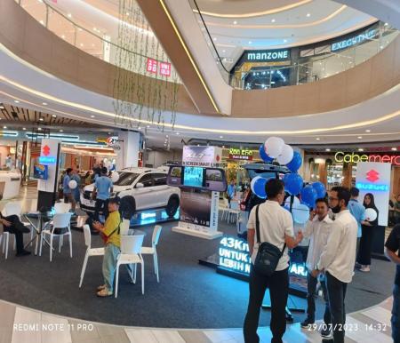 Event pameran PT SBT di Mall Living World Pekanbaru ramai pengunjung (foto/bayu)