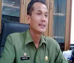 Kepala Disperindagkop-UKM Riau, Asrizal,