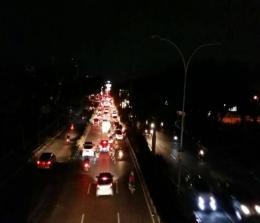 Jalan Sudirman Kota Pekanbaru gelap gulita akibat PJU banyak yang rusak.(foto: int)