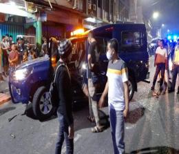 Mobil dinas Bea-Cukai Riau diserang sekelompok orang di Pekanbaru. (Istimewa)
