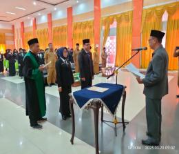 Kadis Pendidikan dan Kebudayaan Inhu melantik 150 Kepala Sekolah SD dan SMP (foto/andri)