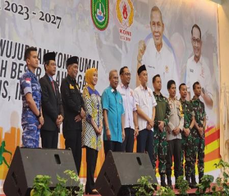 Pelantikan Ketua KONI Dumai 2023-2027.(foto: bambang/halloriau.com)
