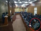 Terlihat anggota DPRD Bengkalis Safrana Firza tertidur pulas saat sidang paripurna penyampaian LKPJ Bupati tahun 2016 oleh Plt Sekda Bengkalis H. Arianto