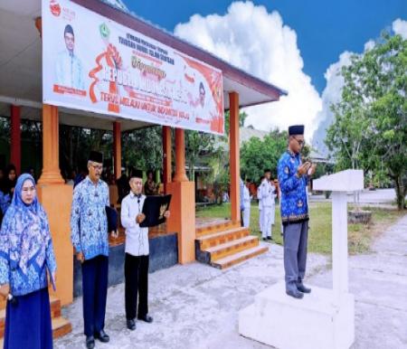 Kegiatan Upacara HUT ke-78 RI yang ditaja Yayasan Nurul Islam Seresam.(foto: andri/halloriau.com)