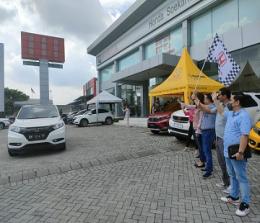 Manajemen HSH melepas touring HDI menuju Bukittinggi, Sumbar. (foto/ist)