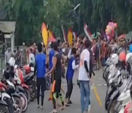 Kerusuhan saat Festival Pacu Jalur di Kabupaten Inhu.(foto: andri/halloriau.com)