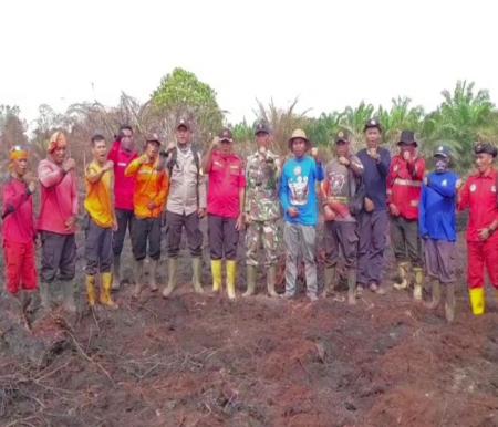 Tim Satgas Karhutla Riau berhasil padamkan kebakaran lahan di Bengkalis.(foto: mcr)