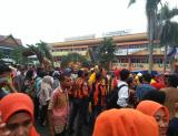 Suasaan pendaftaran paslon Andi-Suyatno ke KPU Riau