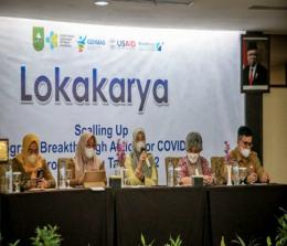 TP PKK Kota Dumai, Hj. Leni Ramaini, beserta rombongan memenuhi undangan kegiatan Lokakarya Scaling Up yang ditaja Dinas Kesehatan Provinsi Riau, Selasa (11/10/2022) lalu di Pekanbaru.(foto: bambang/halloriau.com)