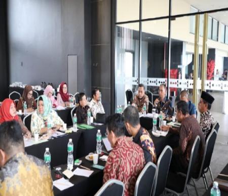 Kegiatan rapat evaluasi realisasi APBD Pemkab Bengkalis.(foto: zulkarnaen/halloriau.com)