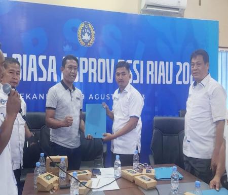 Persikalis resmi menjadi anggota Asprov PSSI Riau melalui kongres (foto/zul)