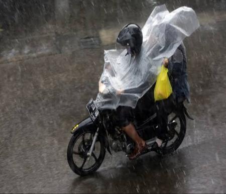 Ilustrasi BMKG memprediksi hujan lebat mengguyur Provinsi Riau hari ini (foto/int)