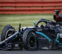 Lewis Hamilton akan memulai balapan F1 GP Rusia dari posisi paling depan. Foto: Detik