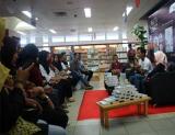  Suasana bincang buku Pada Sebuah Kata Pergi bersama penulis Gentakiswara dan pemimpin redaksi Gradien Mediatama Yogyakarta, Tri Prasetyo di Gramedia Jalan Jenderal Sudirman