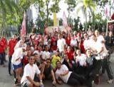  Karyawan dan management Telkomsel melakukan lari bareng Bikin Keren Indonesia dalam rangkaian HUT 21 Tahun Telkomsel