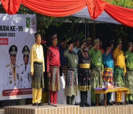 Gubernur Riau, Syamsuar saat hadiri upacara peringatan Hari Sumpah Pemuda 2023.(foto: mcr)