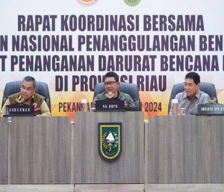Rapat koordinasi penanganan banjir di Provinsi Riau, Jumat (19/1/2024) di Gedung Daerah Riau, Jalan Diponegoro, Pekanbaru, Riau. 