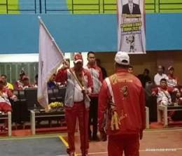 Plt Bupati Kuantan Singingi, Suhardiman Amby kukuhkan kontingen ikut Porprov X Riau (foto/San)
