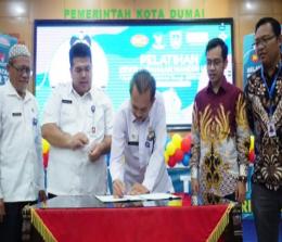 Pemko Dumai dan Indomaret temen MoU kerjasama kembangkan UMKM di Dumai, Rabu (23/11/2022).(foto: bambang/halloriau.com)