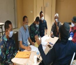 Para Komisioner KPU Kabupaten Kepulauan Meranti melakukan koordinasi dan konsultasi bersama tim pengacara sebagai persiapan menghadapi lanjutan sidang di MK
