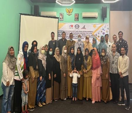 Para peserta kegiatan penanganan Tuberkulosis yang ditaja Yayasan Sebaya Lancang Kuning di Pekanbaru.(foto: barkah/halloriau.com)