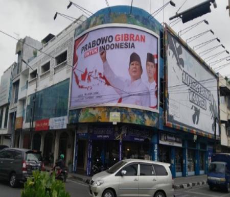 Spanduk Prabowo-Gibran.(foto: int)
