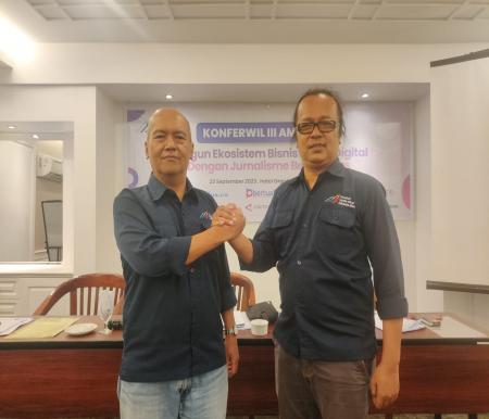 Ketua AMSI Riau terpilih, Firman Agus (kanan) bersama Pimred Halloriau, Budy Satria sebagai sekretaris. (foto/rahmat-halloriau)