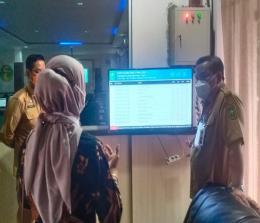 Pelaksanaan ujian perdana SKD CPNS, di UPT Penilaian Kompetensi BKD Riau, Selasa (5/10/2021). 