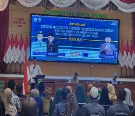 Walikota Dumai Paisal secara resmi membuka kegiatan sosialisasi anti korupsi dan program pencegahan korupsi daerah (foto/bambang)