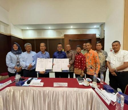 Penandatanganan Perjanjian Kerjasama Pemprov Riau dengan Universitas Negeri Yogyakarta (foto/yuni)