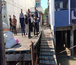 Komisi II DPRD Kepulauan Meranti bersama instansi terkait lainnya meninjau pelabuhan penumpang sementara di Pelabuhan Satpolair
