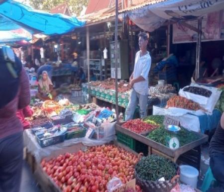 Harga tomat dan kentang melonjak di pasar-pasar Kota Pekanbaru (foto/dini)