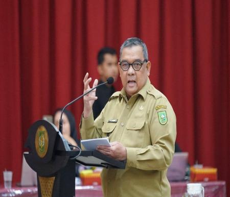 Gubernur Riau, Edy Natar Nasution paparkan hasil produksi perikanan budidaya air tawar Kampar tertinggi (foto/int)