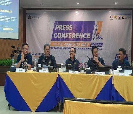 Kegiatan press conference DJP Riau.(foto: bayu/halloriau.com)