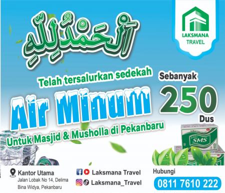 Laksmana Travel menyalurkan bantuan air mineral gelas ke berbagai masjid dan musala di Pekanbaru (foto/ist)