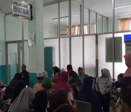 Poliklinik RSUD Dumai kembali buka, para dokter sudah bekerja melayani pasien seperti hari-hari sebelumnya.