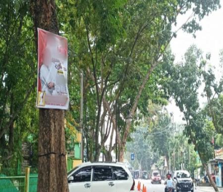 Spanduk melanggar aturan banyak terpasang di Pekanbaru (foto/int)