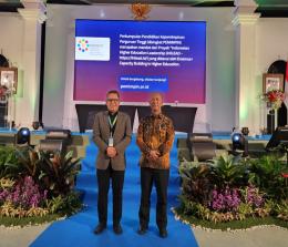 Rektor UIR, Prof Dr H Syafrinaldi SH MCL sebagai Sekum BKSPTIS bersama Rektor UII Yogyakarta, Prof Fathul Wahid ST MSc PhD sebagai Ketua Umum BKSPTIS 2023-2027.(foto: istimewa)