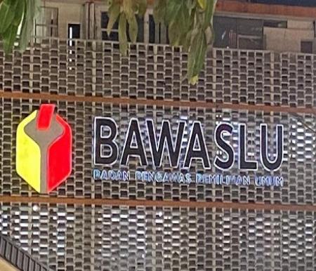 Ilustrasi tunjangan pegawai Bawaslu naik sudah disetujui Presiden Jokowi (foto/int)