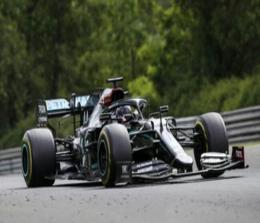 Lewis Hamilton finis paling depan di F1 GP Emilia Romagna. Foto: CNNIndonesia